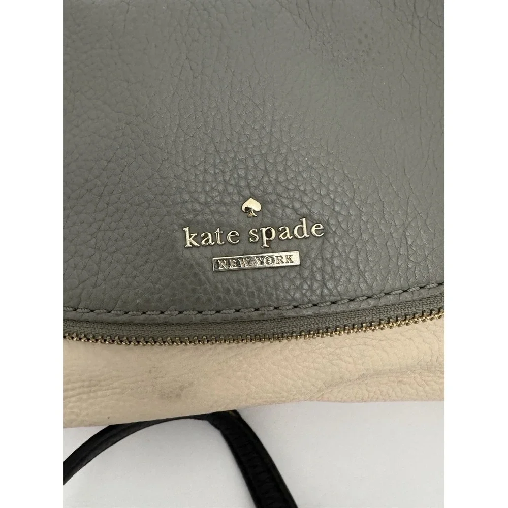 Kate Spade New York creme/black purse w/ shoulder strap RN0102760 used